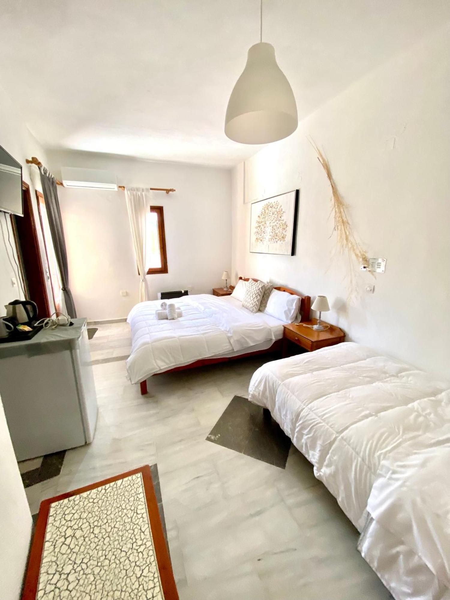 Costas Inn Spilion ภายนอก รูปภาพ